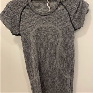 🍋SALE LULULEMON SWIFTLY TECH TEE